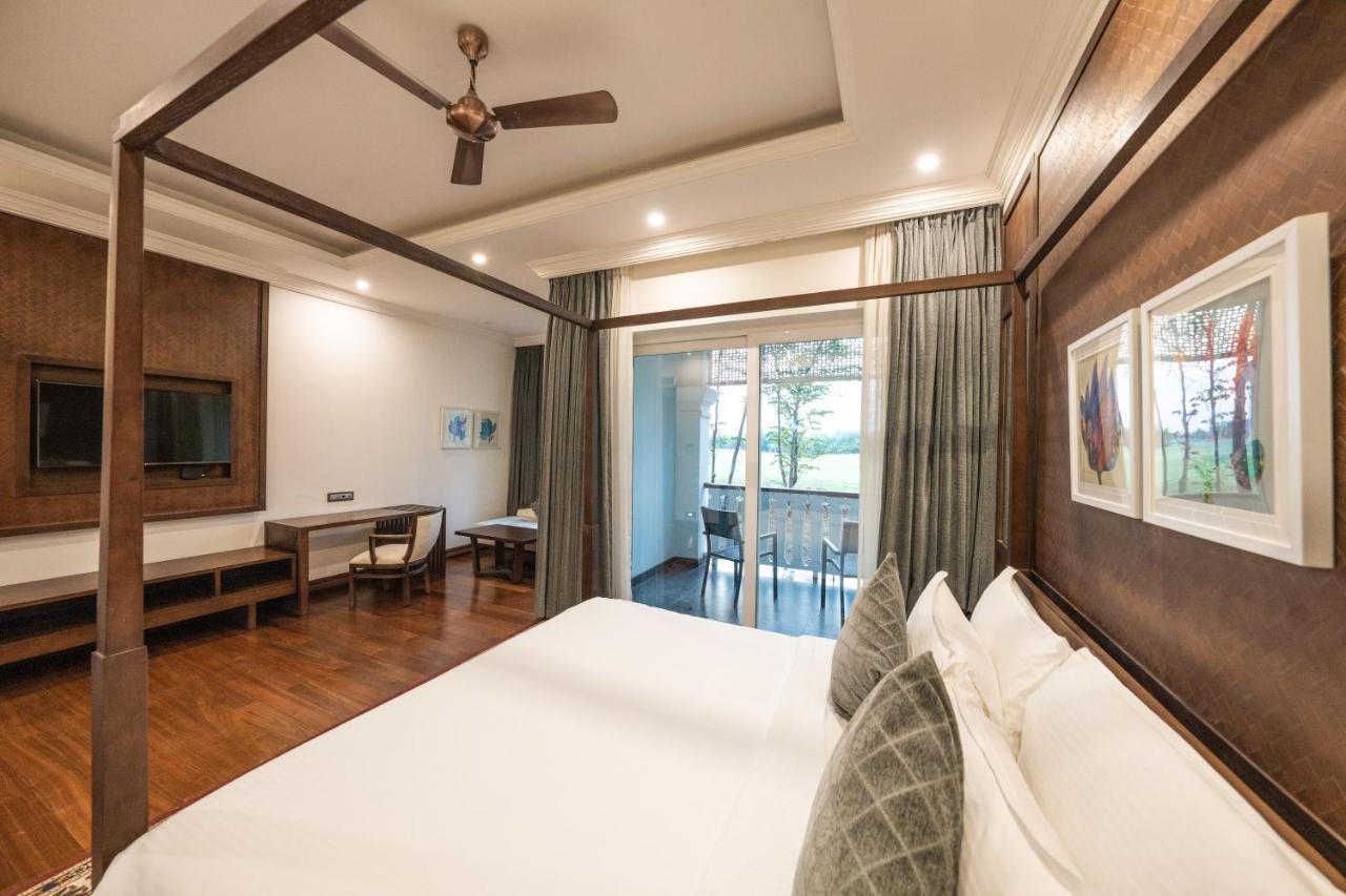 Fairway Golf & Lake Resort Naya Raipur Exterior photo